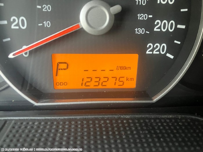 Kia CARENS EX 2010/2011
